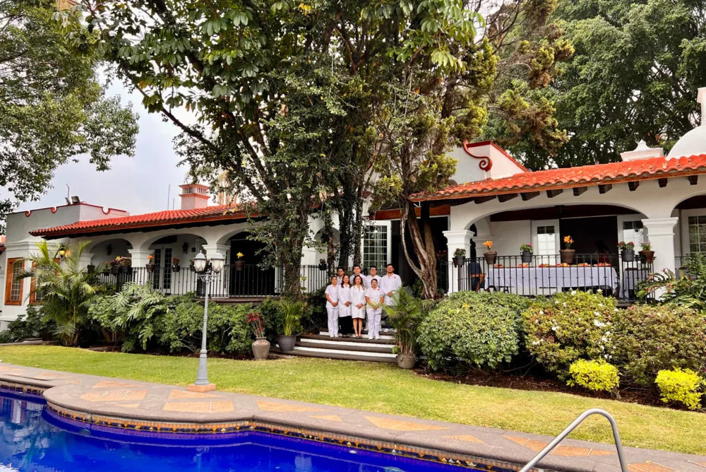 Jardín y alberca de la casa principal